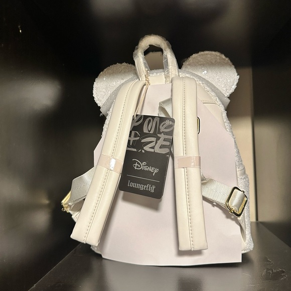NWT Loungefly Mickey Mouse Sequin Snowman Mini Backpack - Picture 2 of 2